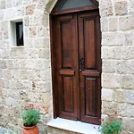 Evangelia's Little House